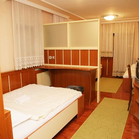 Motel Nana Баня Лука Екстериор снимка