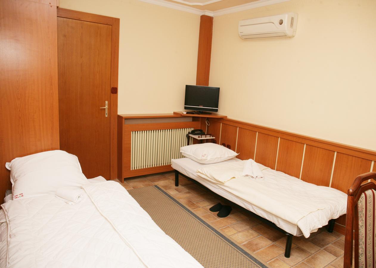 Motel Nana Баня Лука Екстериор снимка