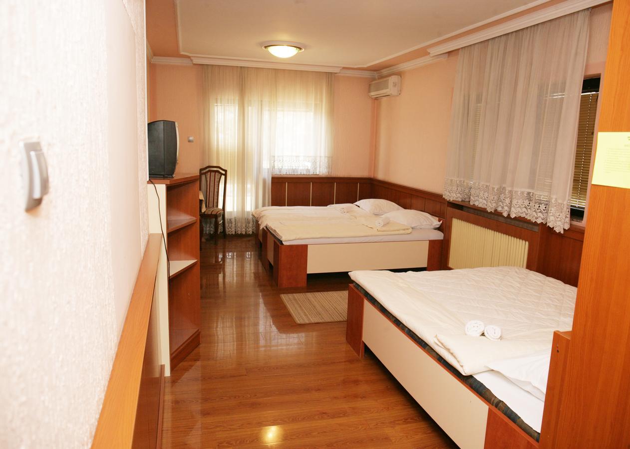 Motel Nana Баня Лука Екстериор снимка