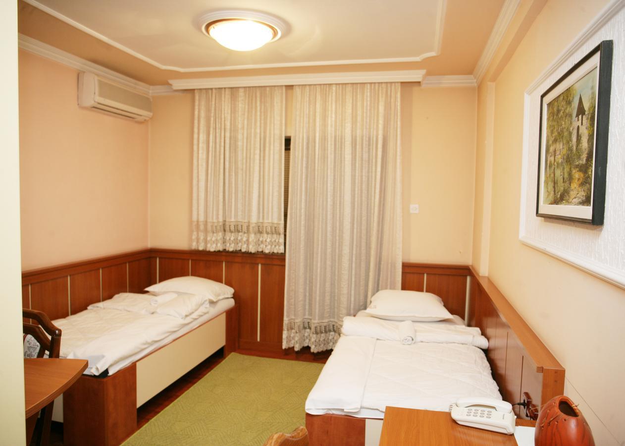 Motel Nana Баня Лука Екстериор снимка