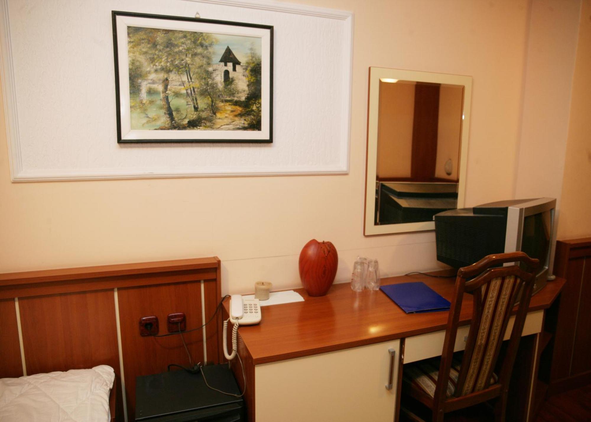 Motel Nana Баня Лука Екстериор снимка