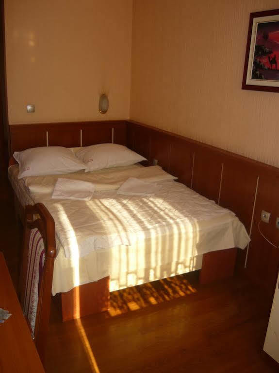 Motel Nana Баня Лука Екстериор снимка